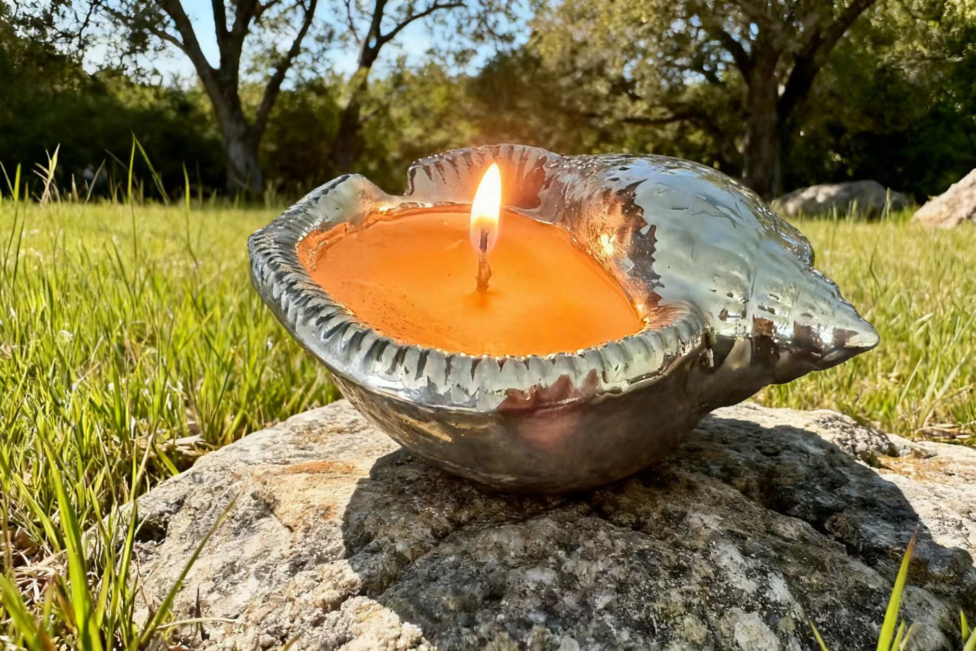 Silver Ceramic Conch Candle